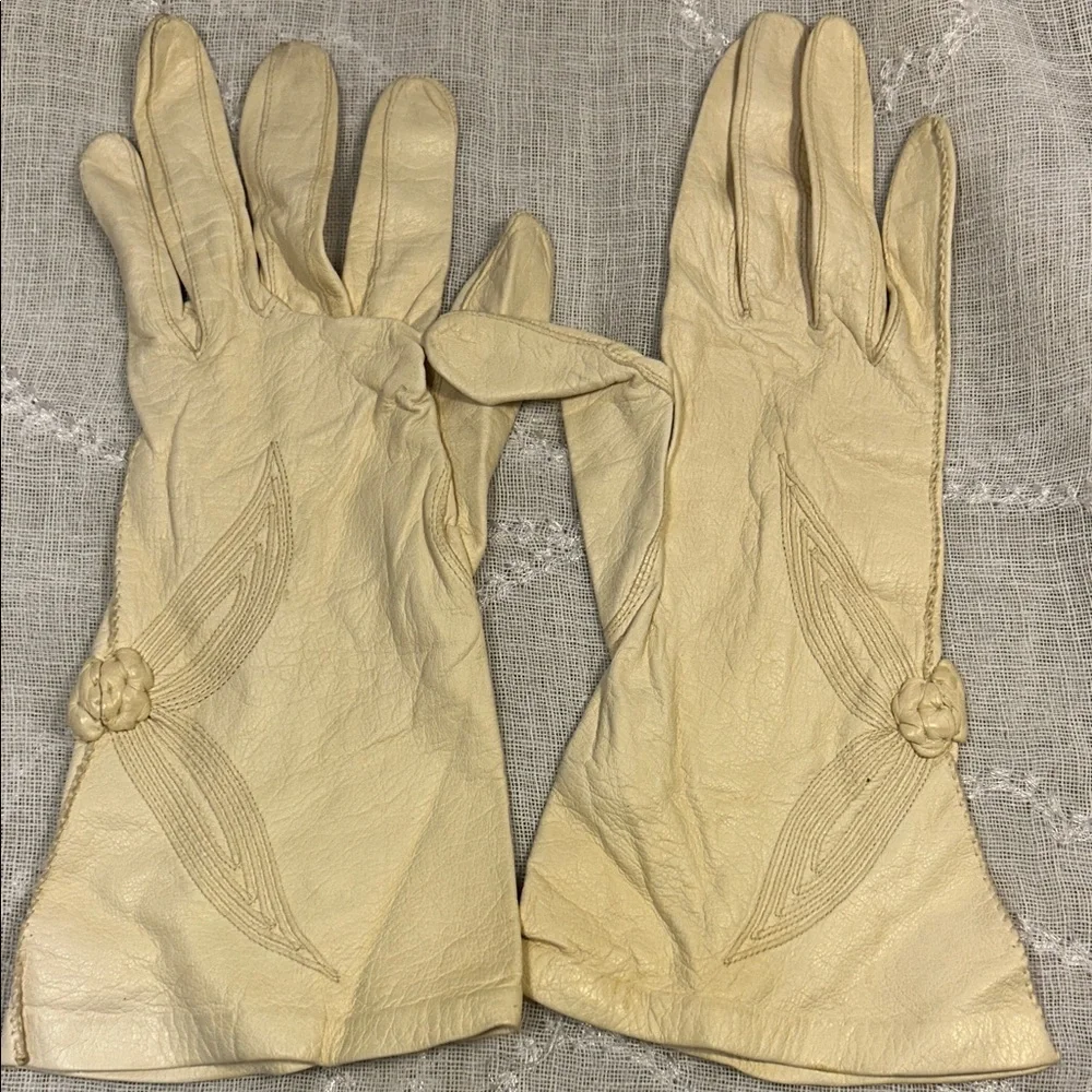 Aris of Paris made in France Vintage super soft buttery leather gloves